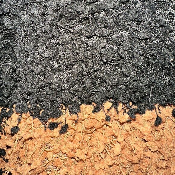 BOUTIQUE WOMENS SWEATER NEW - Picture 2 of 5